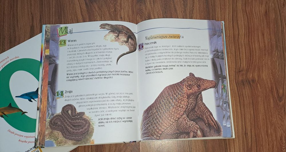 Dwie książki o zwierzętach, encyklopedie