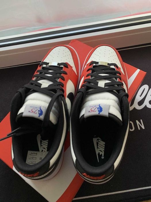 Nike Dunk Low EMB NBA 75 Aniversary Chicago Bulls Tam 42,5(EU) 9 (US)