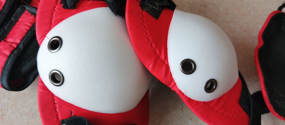 Дитячий захист для роликів, скейта, самоката Amigo Sport (комплект)