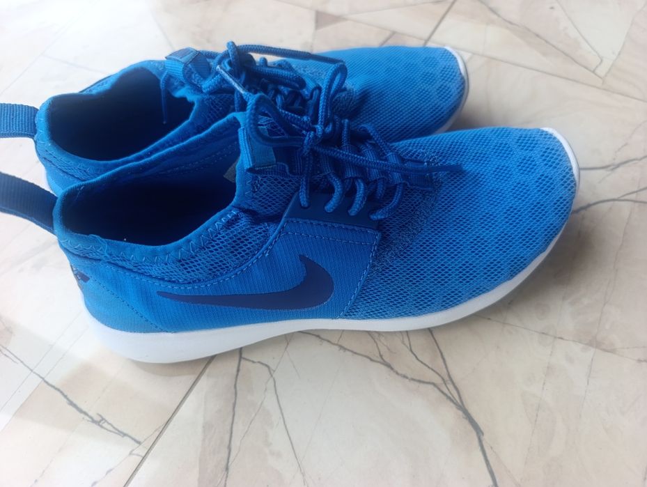 Кросівки Nike 37,5 розмір