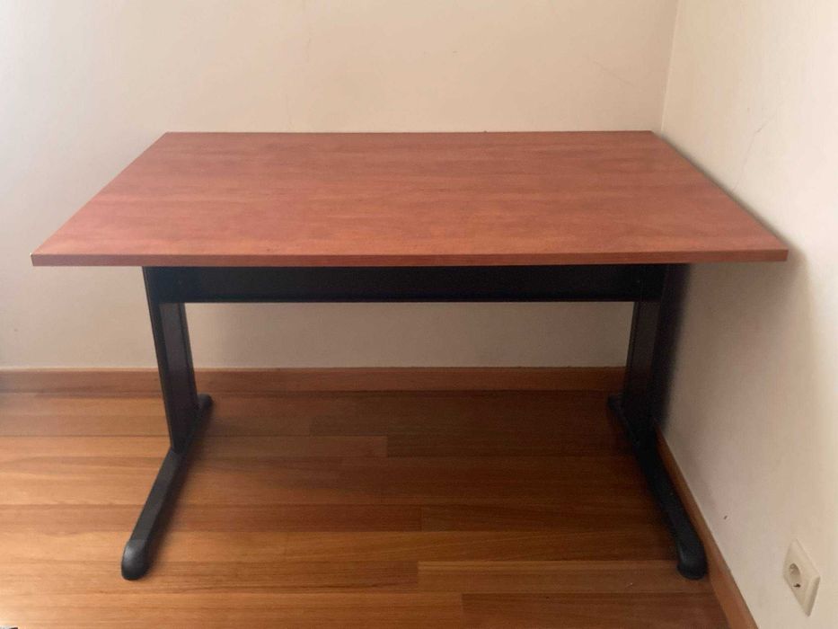 Secretária de madeira