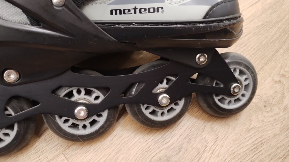 Rolki meteor regulowane 34-37 + oxelo czerowne - 2 sztuki