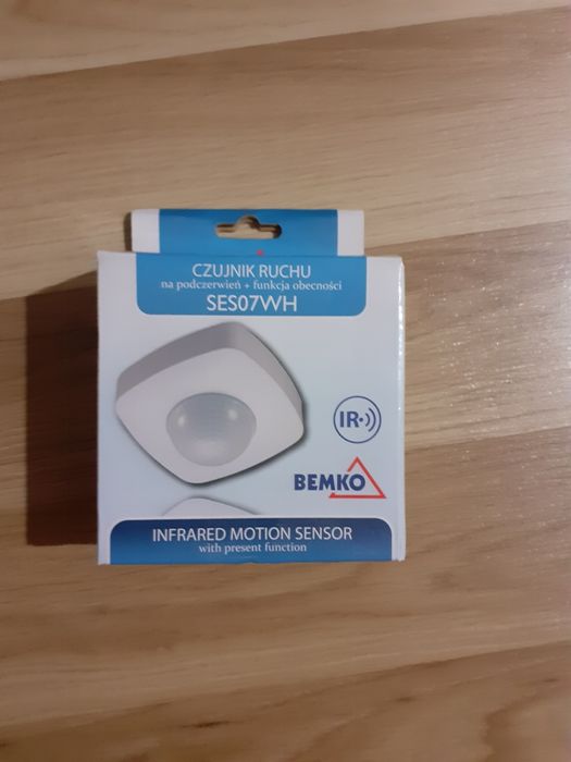 Датчик руху та присутності