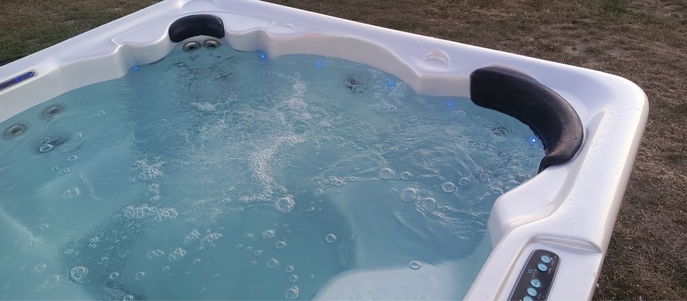 Jacuzzi wanna ogrodowa SPA całoroczna 5 osobowa Balboa Down East Spas Master Spa