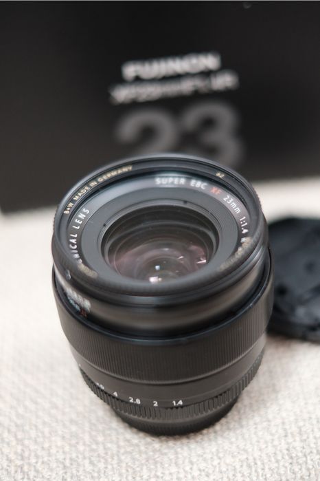 Lente FUJIFILM XF 23mm f/1.4 R