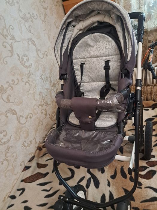 Продам коляску LOREX
