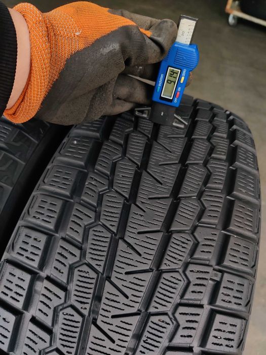 Зимові шини Йокохама Yokohama R18 225 60 відмінний стан 24р