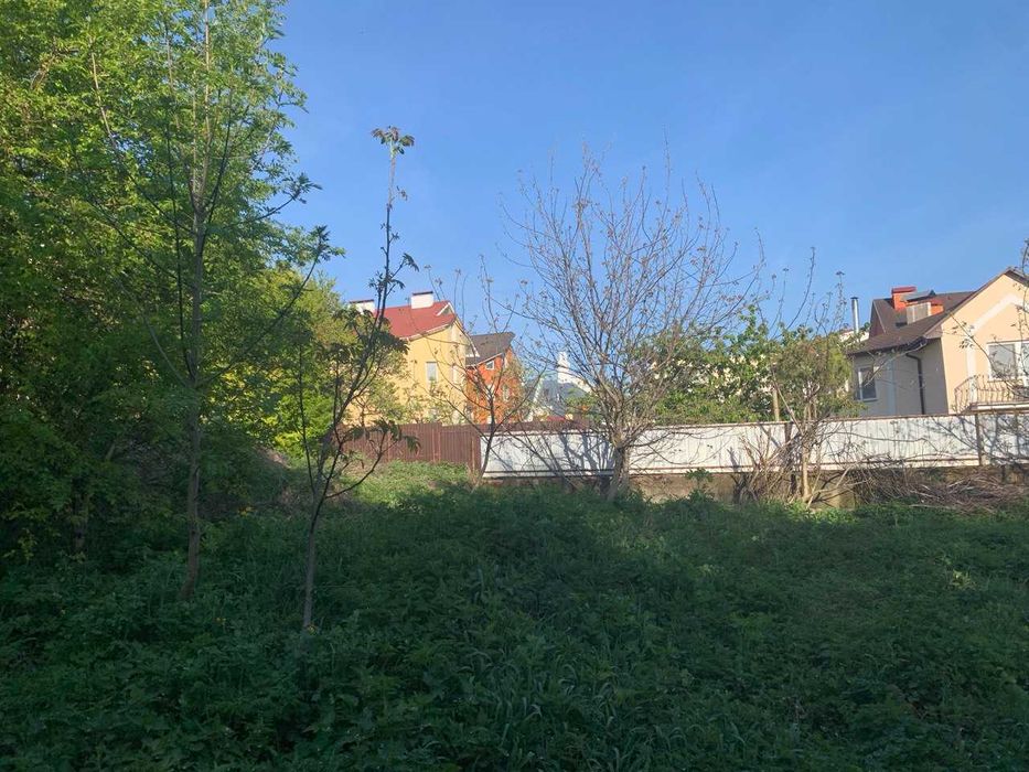 земельна ділянка поруч з центром міста