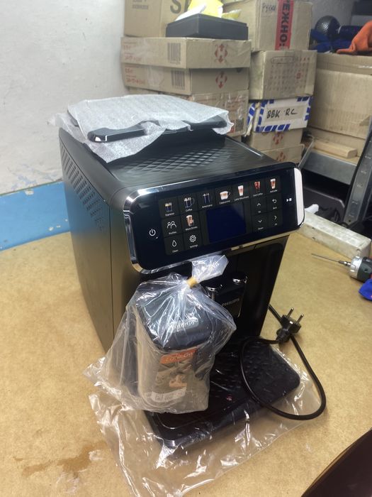Кавомашина Philips LatteGo Series 5500 Series EP5547/90
