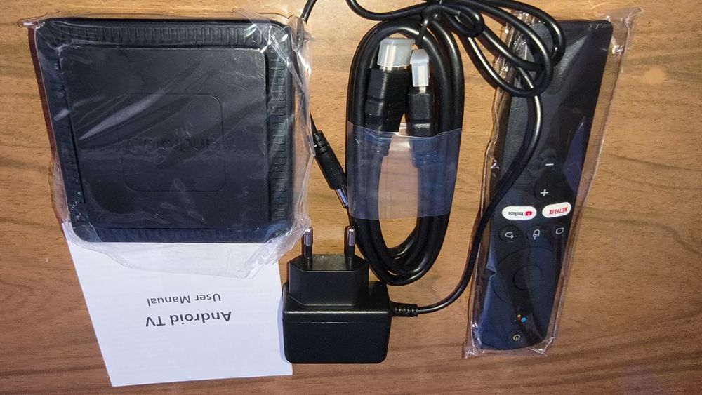 Смарт ТВ приставка Q7 8+128 Гб Android 14 TV Box. Новая не юзаная