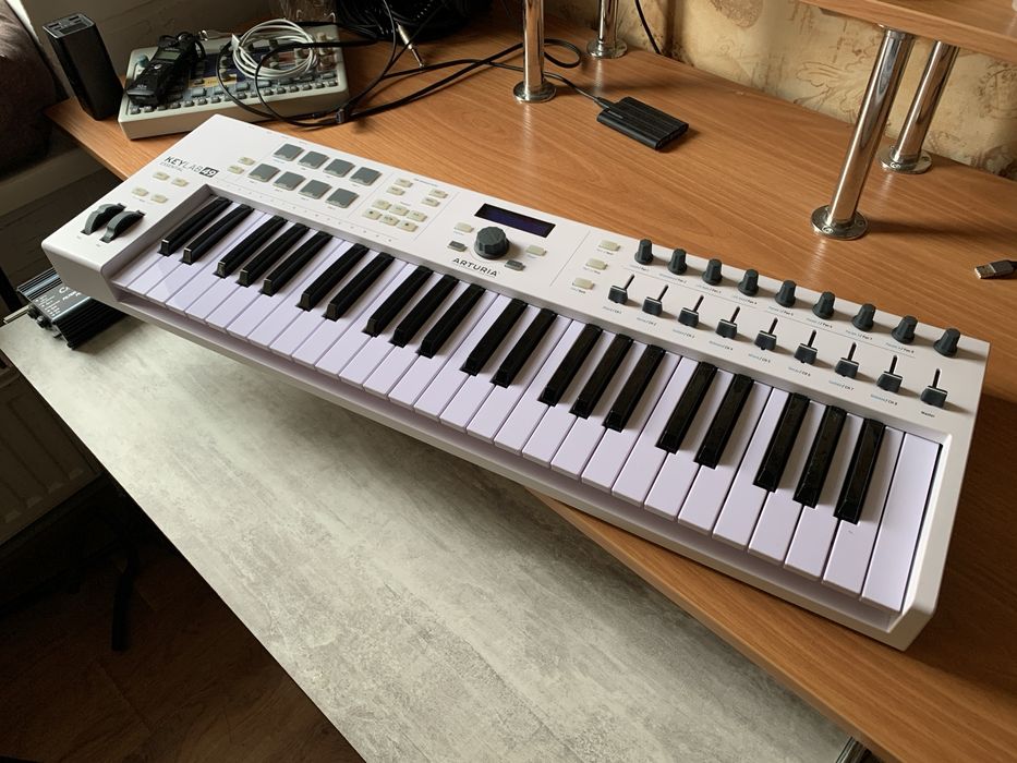 Midi клавіатура Arturia Keylab Essential 49