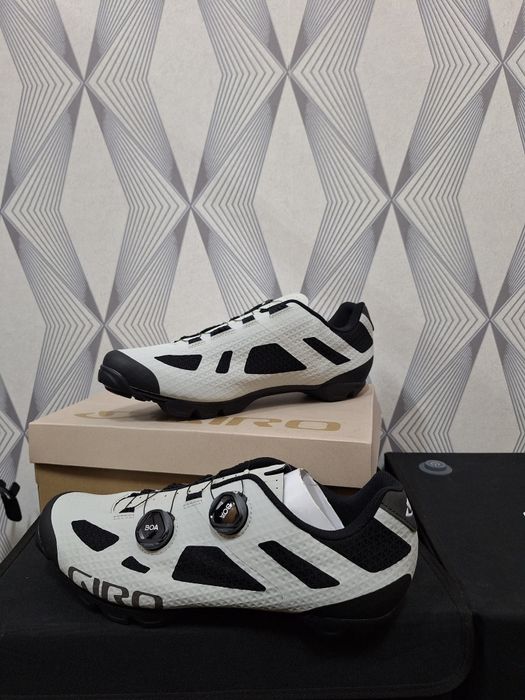 Buty rowerowe Giro Sector 48 męskie białe  MTB SPD GRAVEL BOA