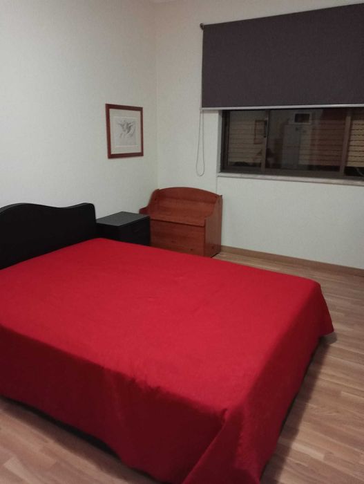 ALUGA-SE quarto só para UMA PESSOA