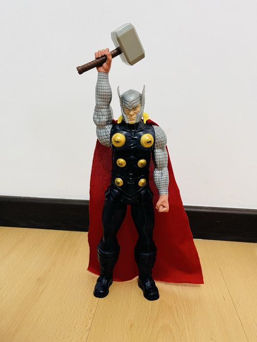 Bonecos Figuras Thor com Martelo