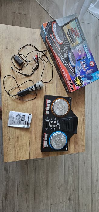 Mikser karaoke Dj dla dzieci z mikrofonem. Zabawka muzyczna