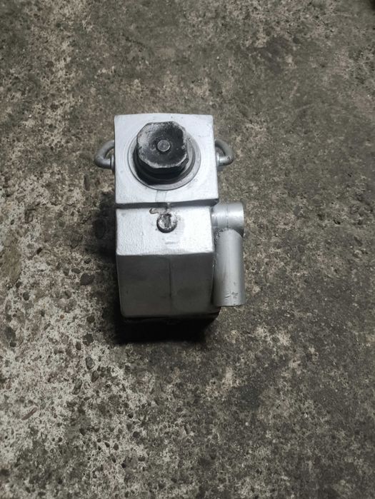 Podnosnik dwutlokowy1.6 tony niski aluminiowy
