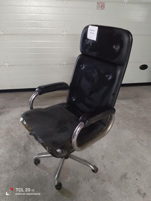 Cadeira de escritório com apoio de cabeça