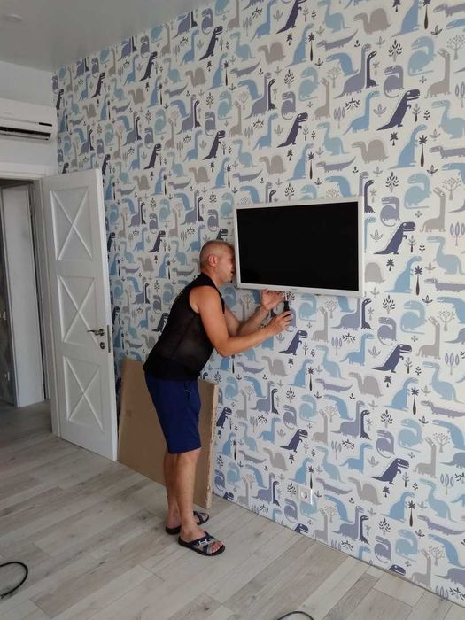 телевизор прикрепить на кронштейн