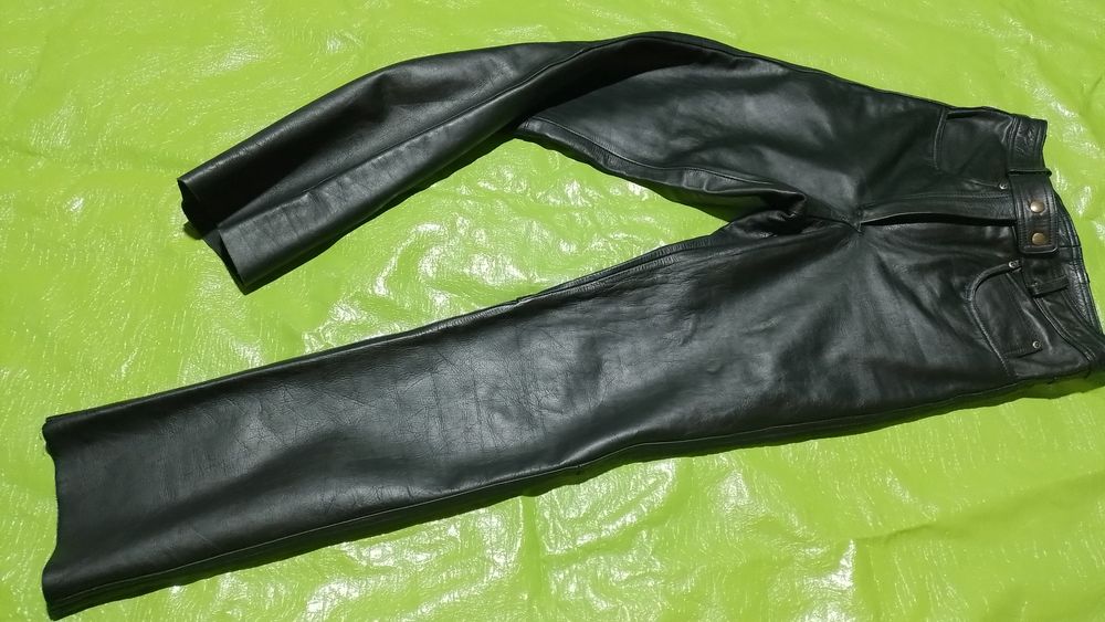 Как новые.Кожа натур.Брюки Джинсы, штаны .Швейцария.
