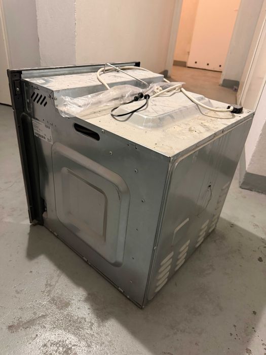 Piekarnik do zabudowy AMICA EBI 8874 o wym. 560x560x595mm