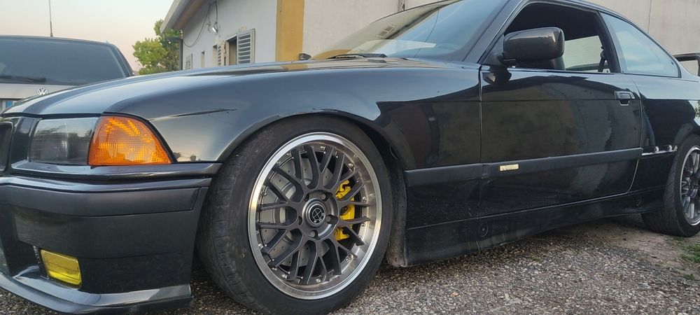 BMW e36 328i coupé