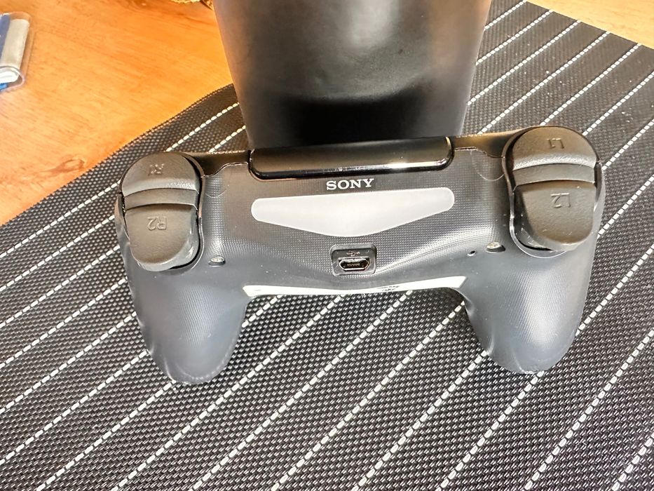 Vendo PS4 Pro 1TB - 4K HDR - Topo de Gama - IMACULADO