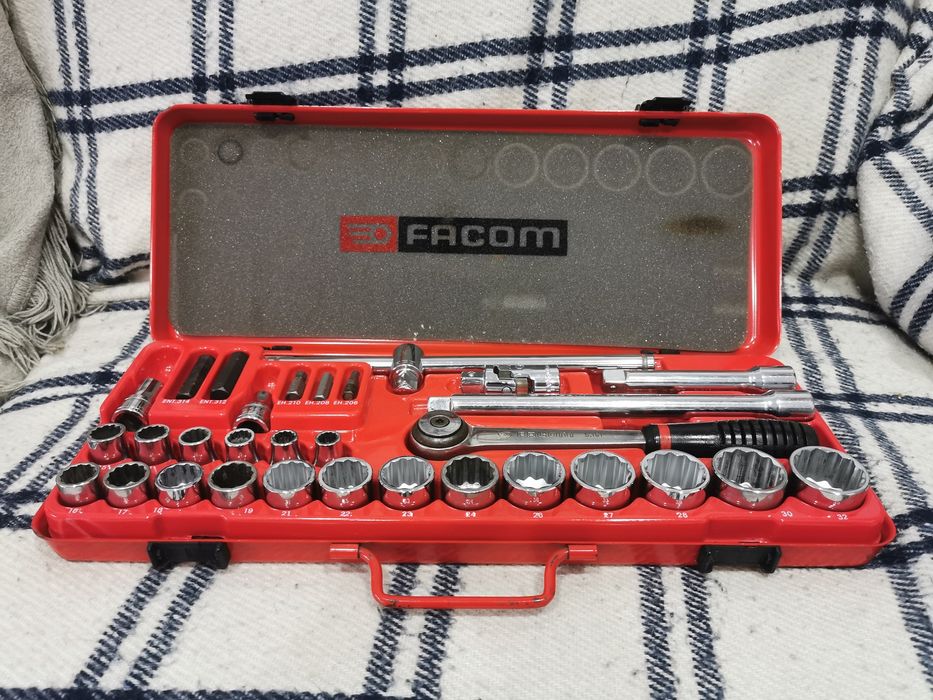 Jogo de roquetes FACOM com 30 peças, praticamente novo