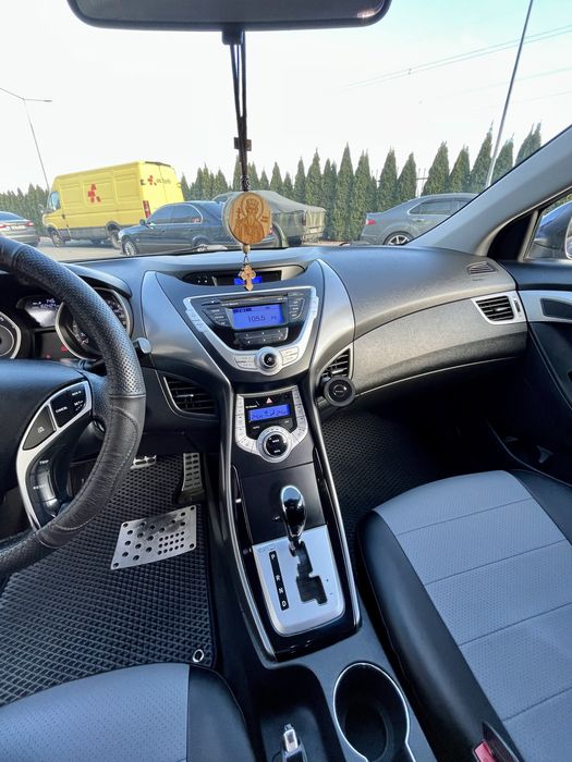 Хюндай Елантра 2011 рік, 1.8 Hyundai Elantra