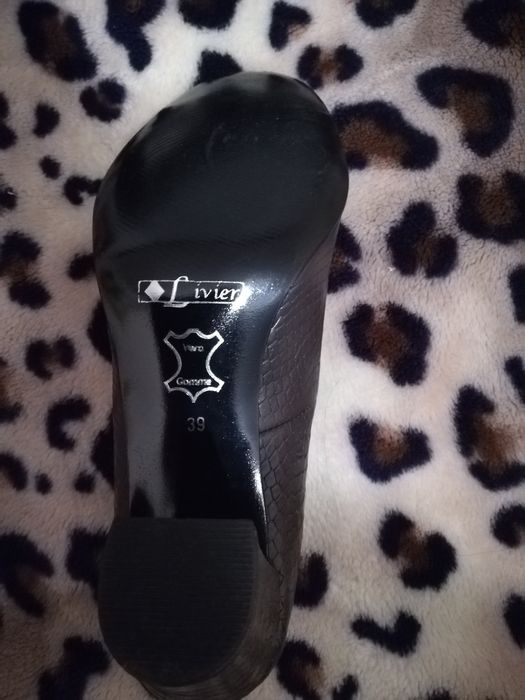 Продам кожаные туфельки