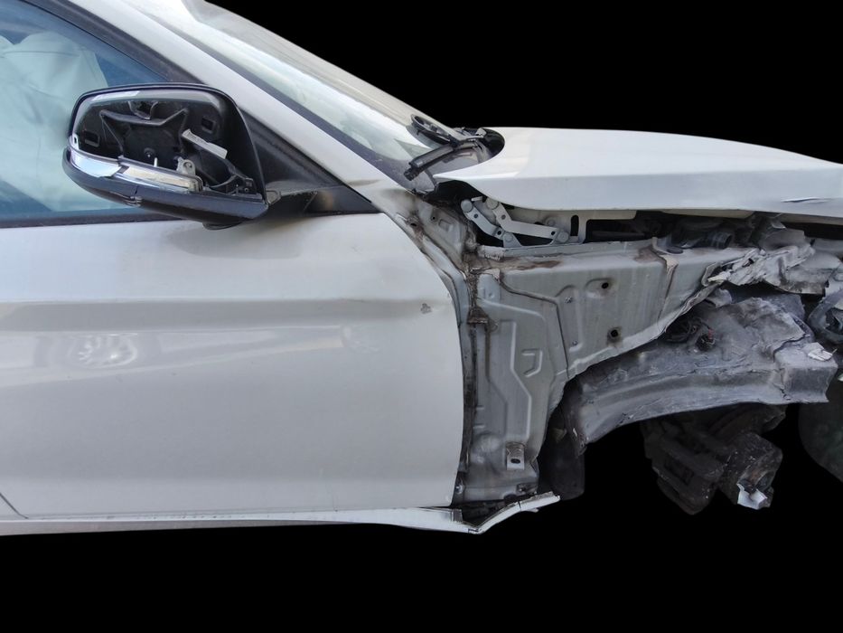 BMW 116D  2019 acidentado para peças