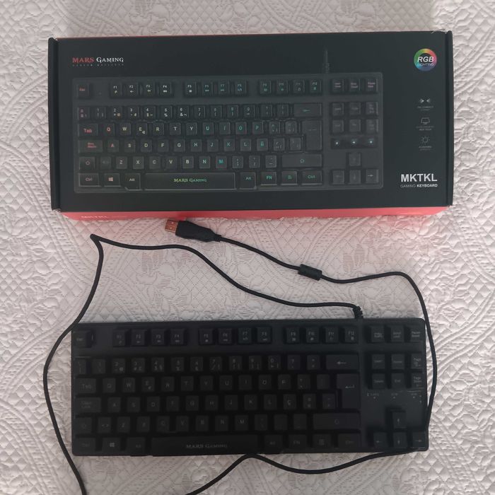 Teclado MARS GAMING, Comando NPLAY e Phones JBL (Nunca Usados)