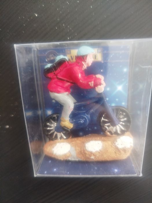 A650 magic village rowerzysta figurka