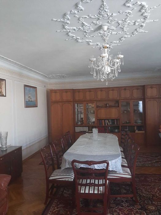 Продається капітальний будинок в 5 хвилинах від міста