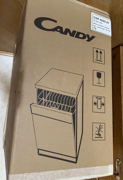 Посудомийна машина Candy CDP4609