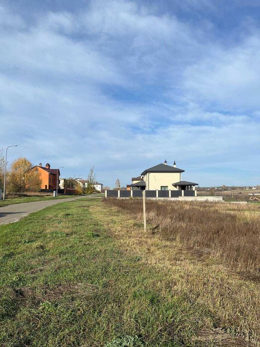 Продам ділянку 20 сот в котеджному містечку HOME RESORT