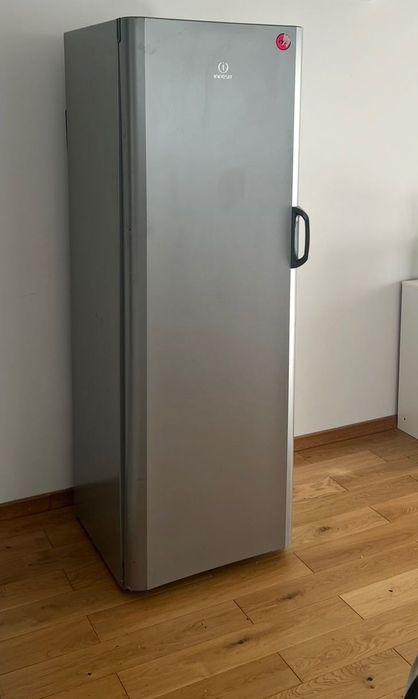Lodówka . Indesit