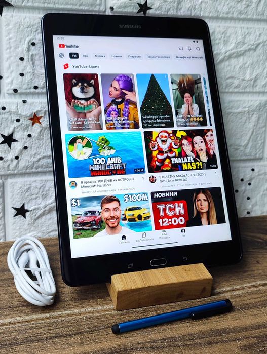 Планшет Samsung (Гарний стан) 10 дюймів