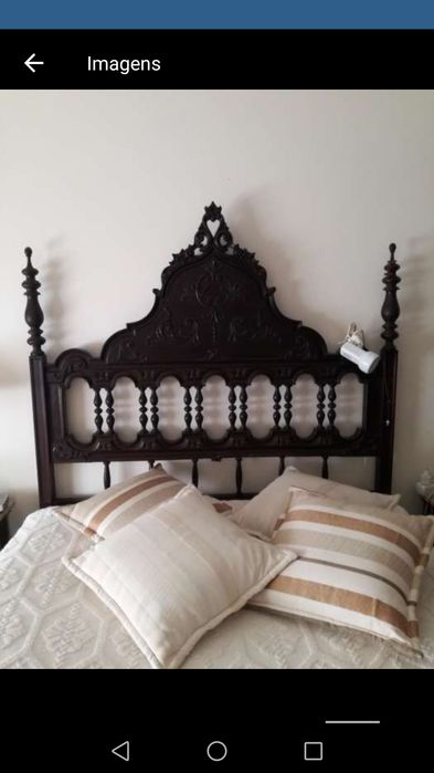 Cama de casal estilo século   XVII  com muito boa aparência.