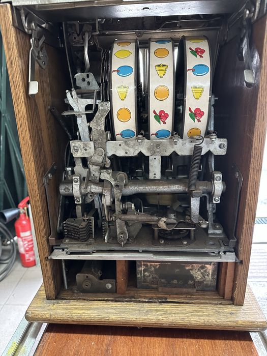 Slot machine Americana antiga - Mills Castle Front