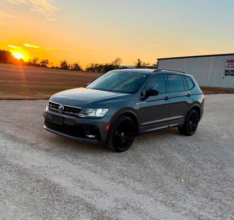 Volkswagen Tiguan      2020