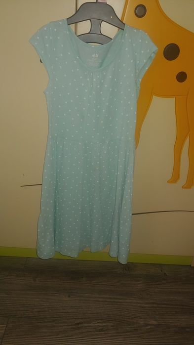 Sukienka roz 122/128