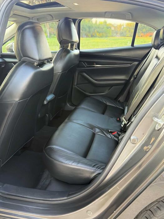 Mazda 3      2021