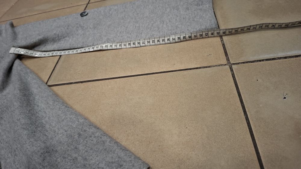 swetr wełna kaszmir S stan bardzo dobry wymiary na zdjęciach