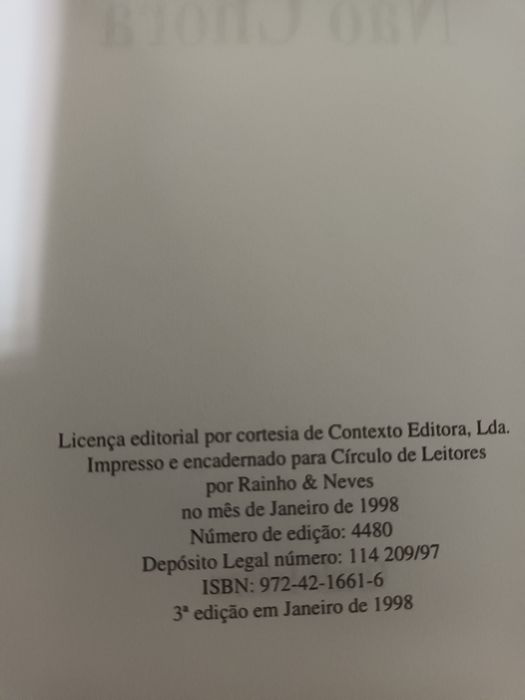 Livro de Rita Ferro Uma Mulher Não Chora