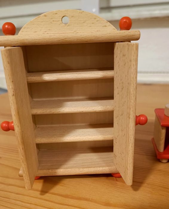 Мебель для кукольного домика. Новая