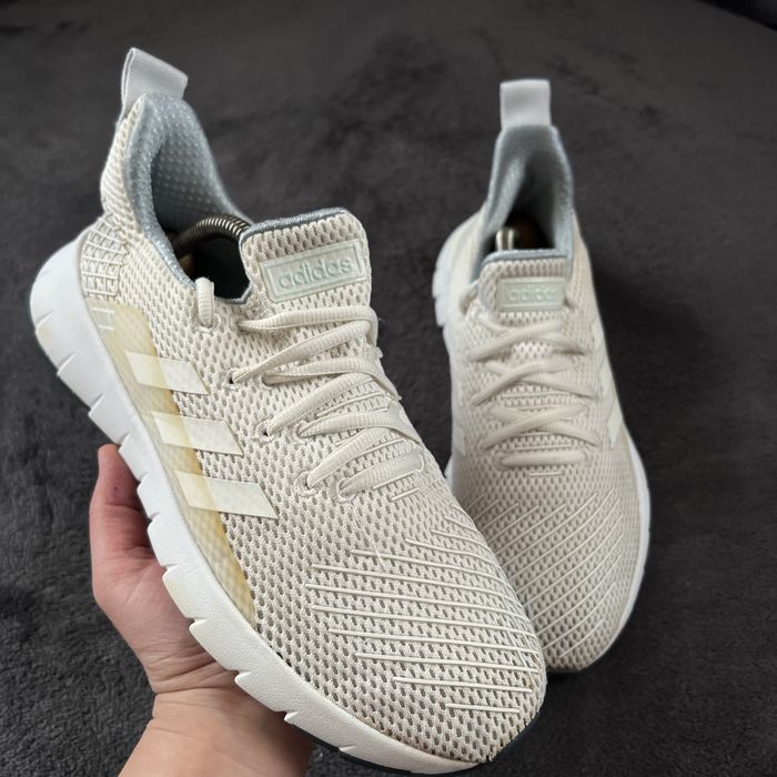Жіночі кросівки Adidas aweego. P. 38
