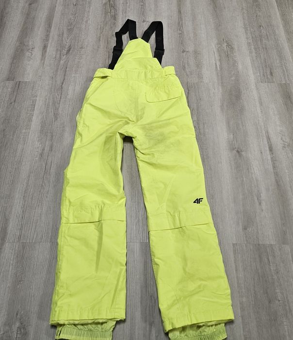 Neonowe spodnie 4F w rozm. 152