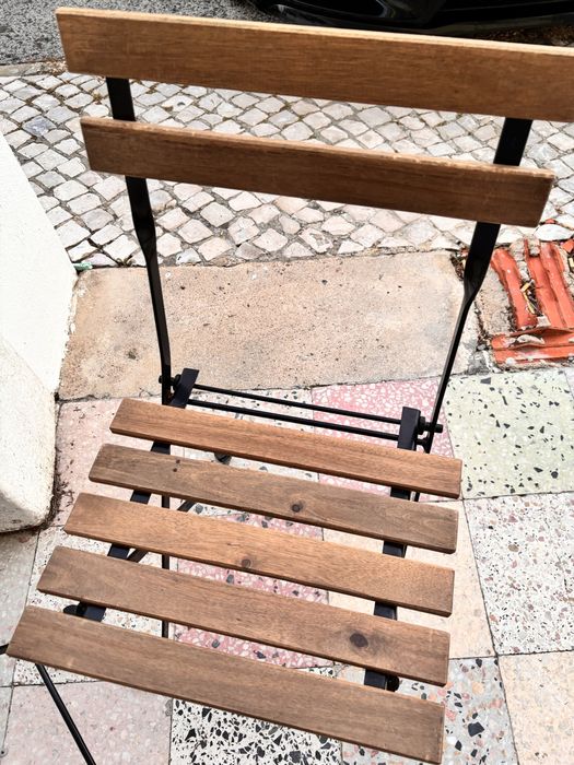 Vendo mesa e cadeiras de jardim/esplanada de casa