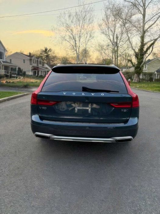 Volvo V90      2018