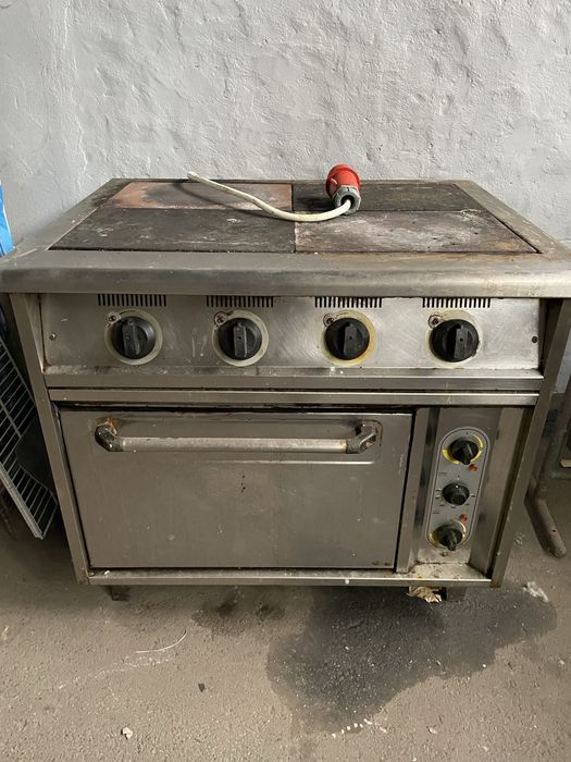 Профессиональная электроплита.